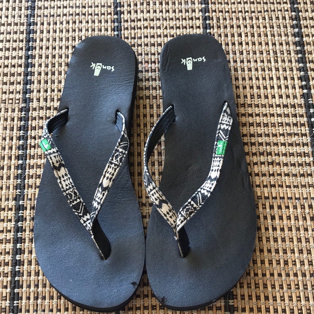 Sanuk flip flops